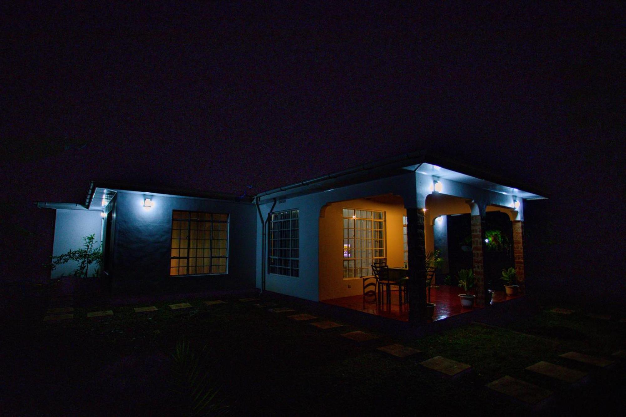 Royal Homestay Moshi Exteriör bild
